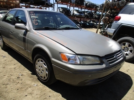 1998 TOYOTA CAMRY LE METALLIC GRAY 2.2L AT 4DR Z15968